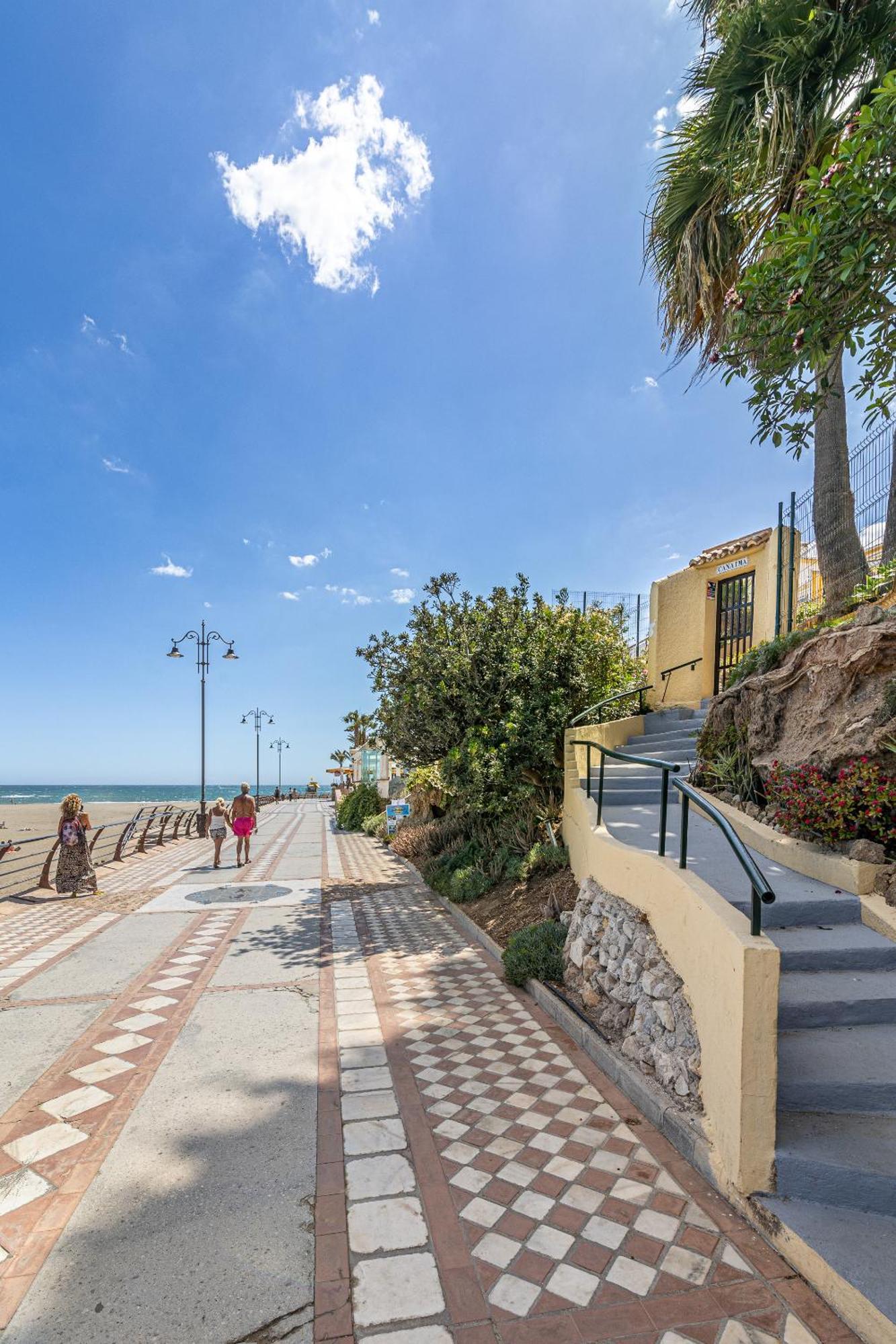 Beachfront With Sea Views Benalmadena